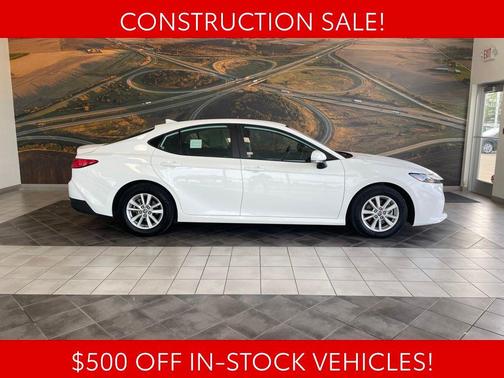 Ice 2025 Toyota Camry LE