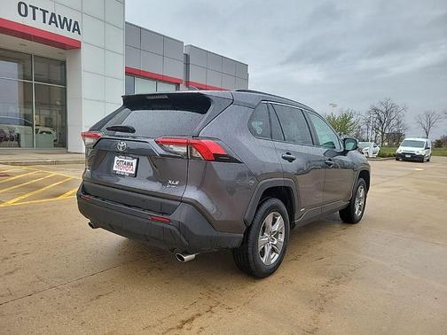 2025 Toyota RAV4 Hybrid XLE