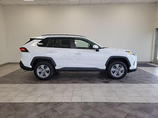2024 Toyota RAV4 Hybrid LE