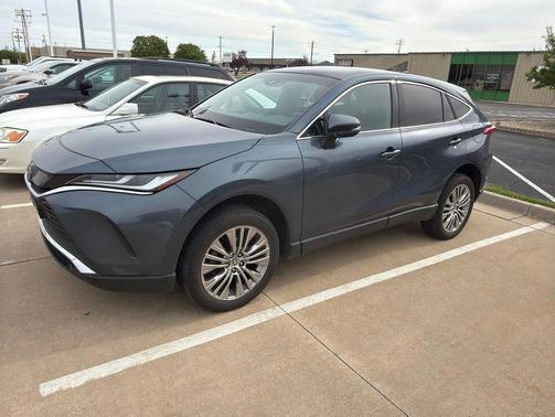 Coastal Gray Metallic 2023 Toyota Venza Limited