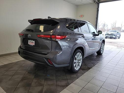 2023 Toyota Highlander Hybrid Limited