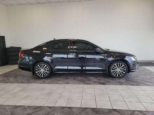 2017 Volkswagen Jetta 1.8T Sport