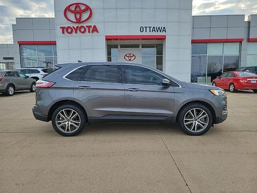 Carbonized Gray Metallic 2021 Ford Edge Titanium