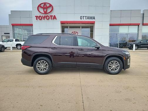 Black Cherry Metallic 2023 Chevrolet Traverse LT Cloth