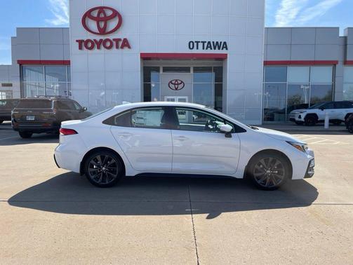 Ice Cap 2026 Toyota Corolla SE