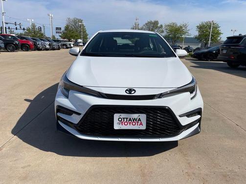 Ice Cap 2026 Toyota Corolla SE