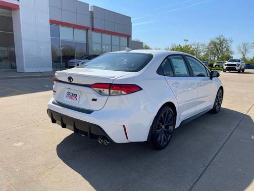 Ice Cap 2026 Toyota Corolla SE