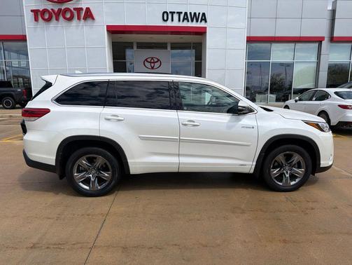 Blizzard Pearl 2017 Toyota Highlander Hybrid Platinum
