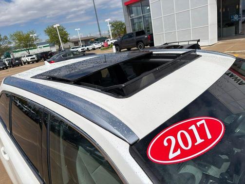 Blizzard Pearl 2017 Toyota Highlander Hybrid Platinum