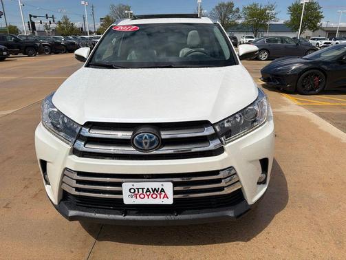 Blizzard Pearl 2017 Toyota Highlander Hybrid Platinum