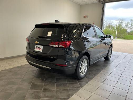 Black Metallic 2024 Chevrolet Equinox 1LT