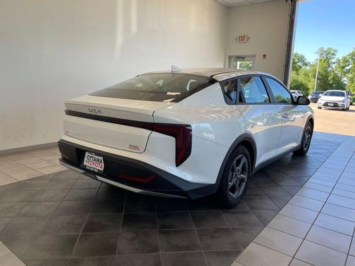 Snow White Pearl 2025 Kia K4 LXS