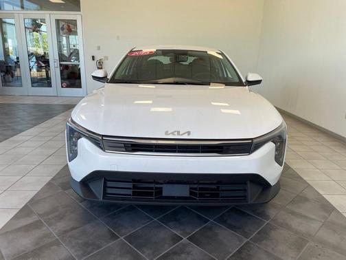 Snow White Pearl 2025 Kia K4 LXS