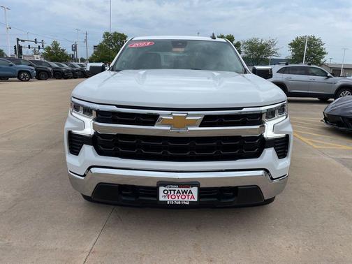 Summit White 2023 Chevrolet Silverado 1500 LT