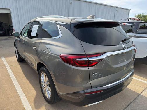 Pepperdust Metallic 2018 Buick Enclave Premium