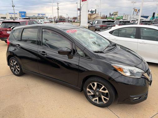 Super Black 2017 Nissan Versa Note SR
