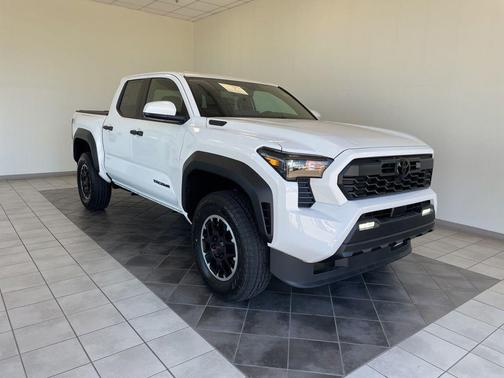 Ice 2026 Toyota Tacoma Hybrid TRD Off Road