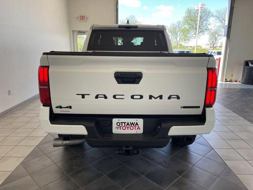 Ice 2026 Toyota Tacoma Hybrid TRD Off Road