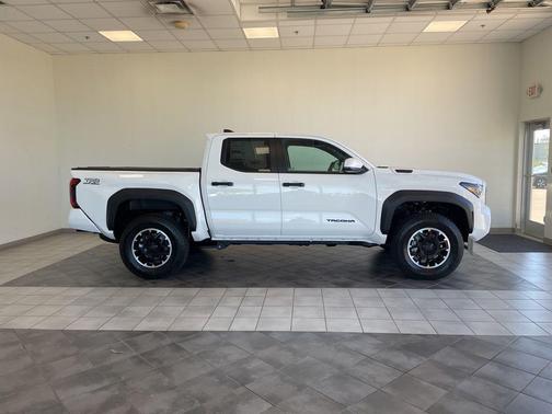 Ice 2026 Toyota Tacoma Hybrid TRD Off Road