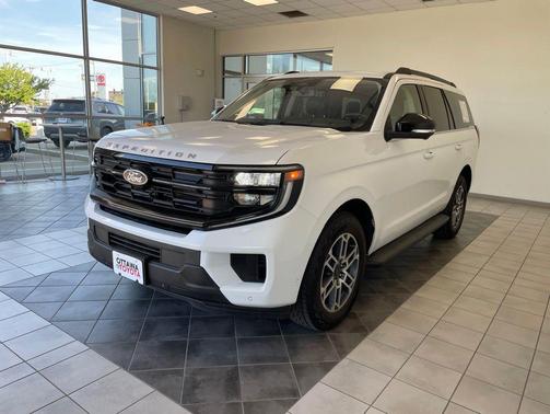 Oxford White 2025 Ford Expedition Active