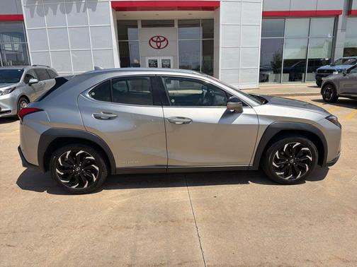 Atomic Silver 2021 Lexus UX 250h Base