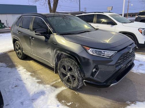 2020 Toyota RAV4 Hybrid SE