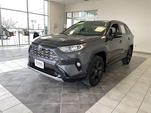 2020 Toyota RAV4 Hybrid SE