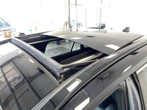 2020 Toyota RAV4 Hybrid SE