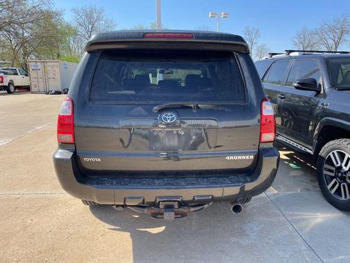 Gray 2007 Toyota 4Runner Limited V8