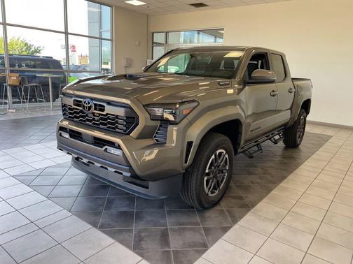 Bronze Oxide 2026 Toyota Tacoma Hybrid TRD Sport