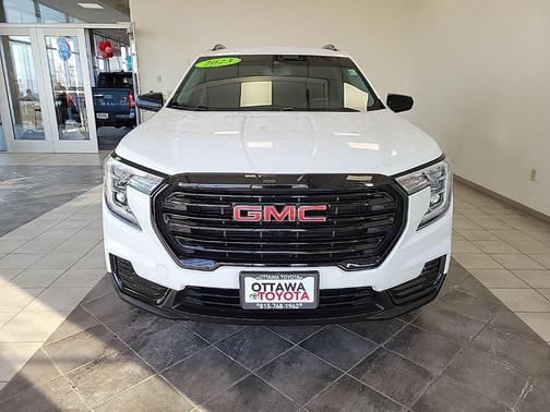2023 GMC Terrain SLE