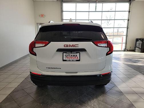 2023 GMC Terrain SLE