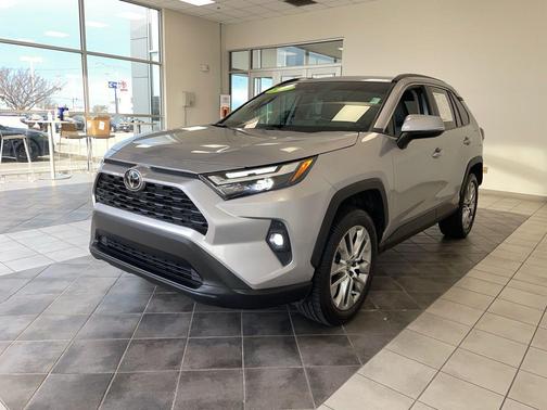 2024 Toyota RAV4 XLE Premium