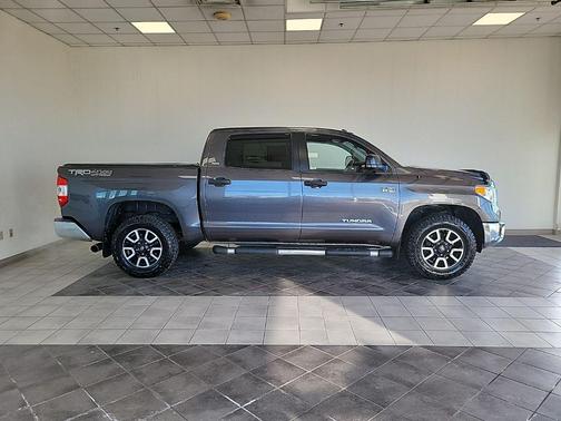 2017 Toyota Tundra SR5