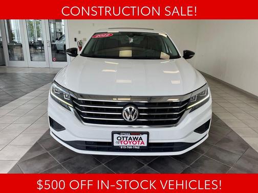 Pure White 2022 Volkswagen Passat 2.0T Limited Edition