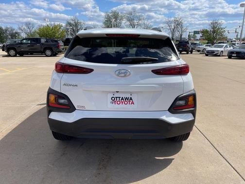 Lunar White 2021 Hyundai KONA SEL Plus