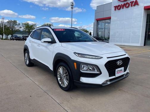Lunar White 2021 Hyundai KONA SEL Plus