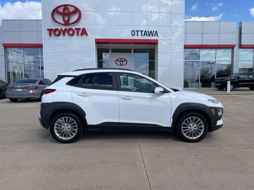 Lunar White 2021 Hyundai KONA SEL Plus