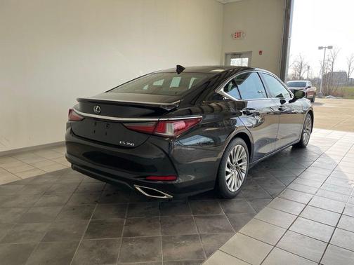 2022 Lexus ES 350 Ultra Luxury