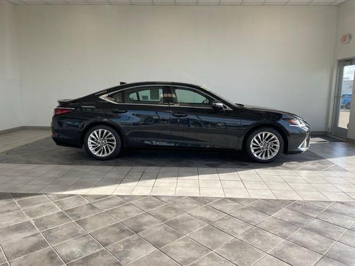 2022 Lexus ES 350 Ultra Luxury