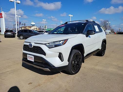2024 Toyota RAV4 Hybrid SE