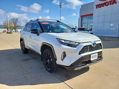 2024 Toyota RAV4 Hybrid SE