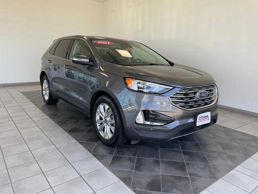 Carbonized Gray Metallic 2021 Ford Edge Titanium