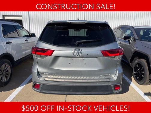 Celestial Silver Metallic 2017 Toyota Highlander Limited Platinum
