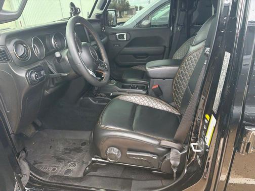 Black Clearcoat 2023 Jeep Gladiator High Altitude 4x4