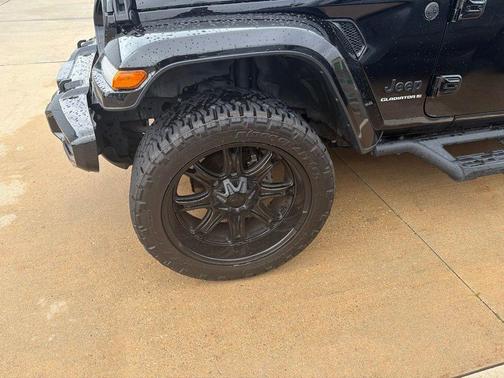 Black Clearcoat 2023 Jeep Gladiator High Altitude 4x4