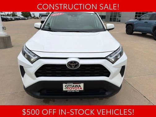 Ice Cap 2023 Toyota RAV4 XLE