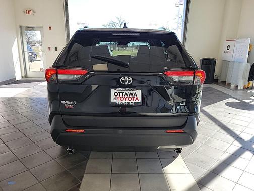 2025 Toyota RAV4 Hybrid LE