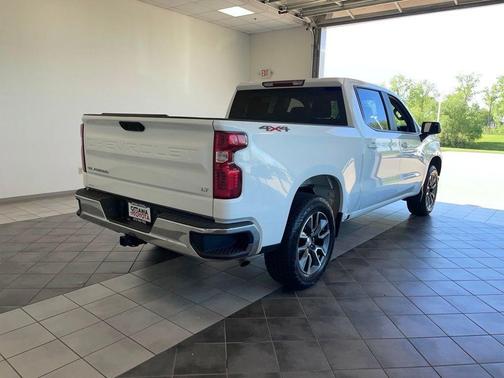 Summit White 2024 Chevrolet Silverado 1500 LT