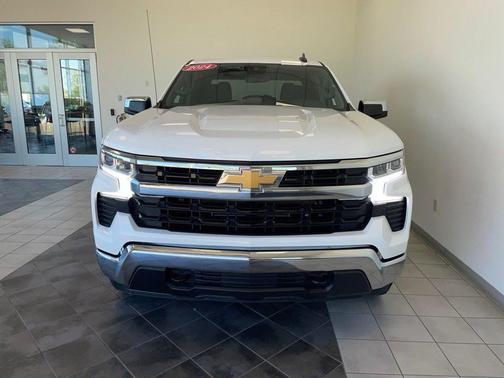 Summit White 2024 Chevrolet Silverado 1500 LT